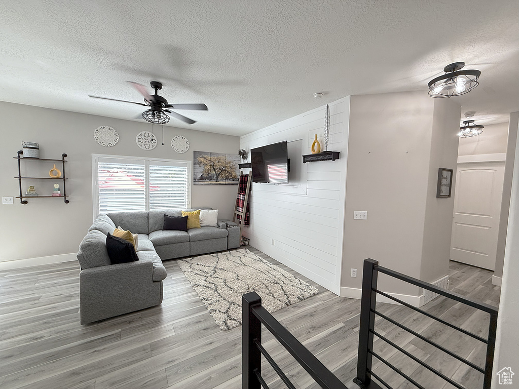 8404 S SNOW CANYON DR West Jordan, UT 84081