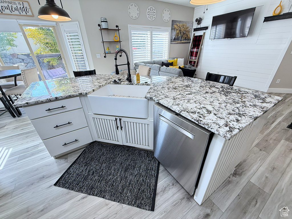 8404 S SNOW CANYON DR West Jordan, UT 84081