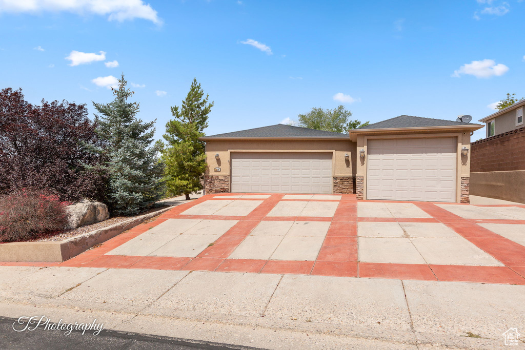 Photo 3 for MLS #2109177 at 2216 W Cedar Hills Dr