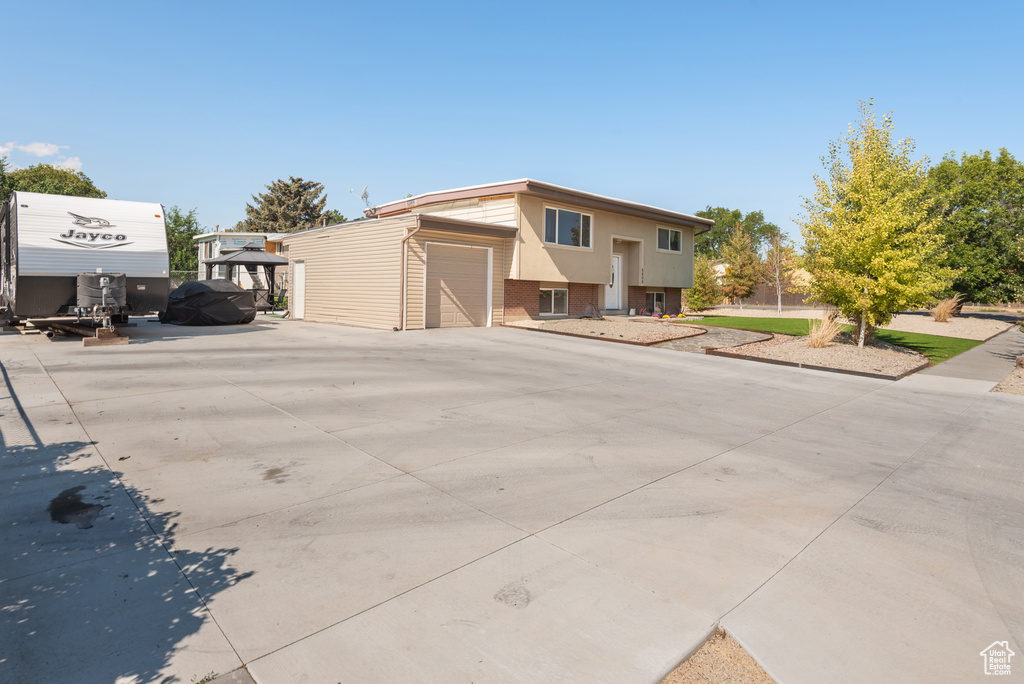 Photo 2 for MLS #2109211 at 6409 S Dixie Dr