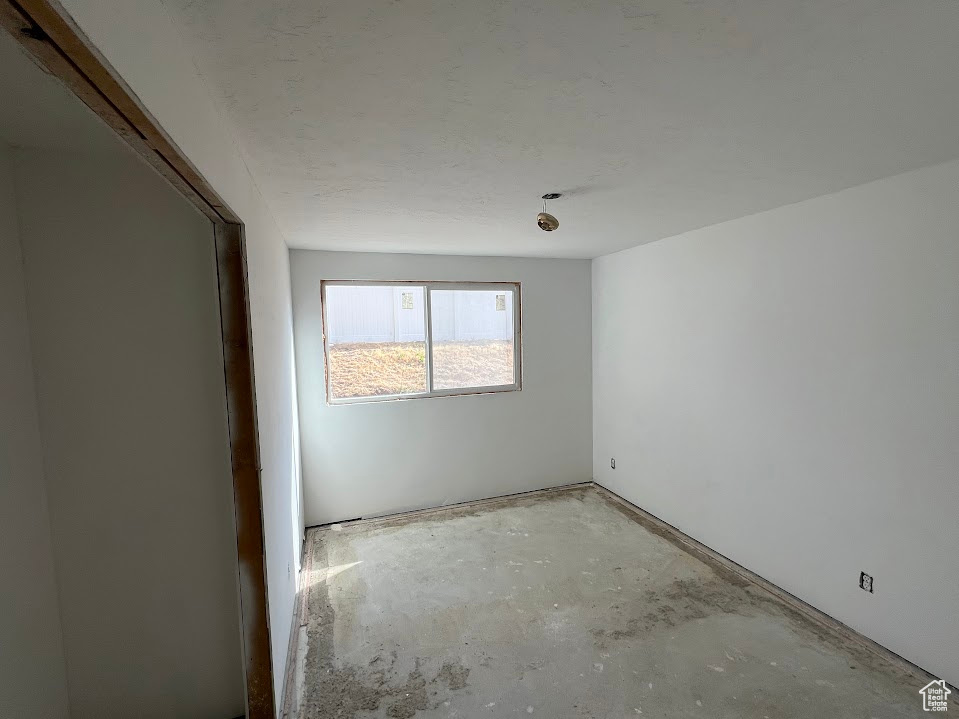Photo 7 for MLS #2109215 at 1448 E Estrellita Dr