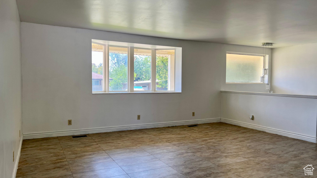 Photo 5 for MLS #2109221 at 1457 E 7380 South
