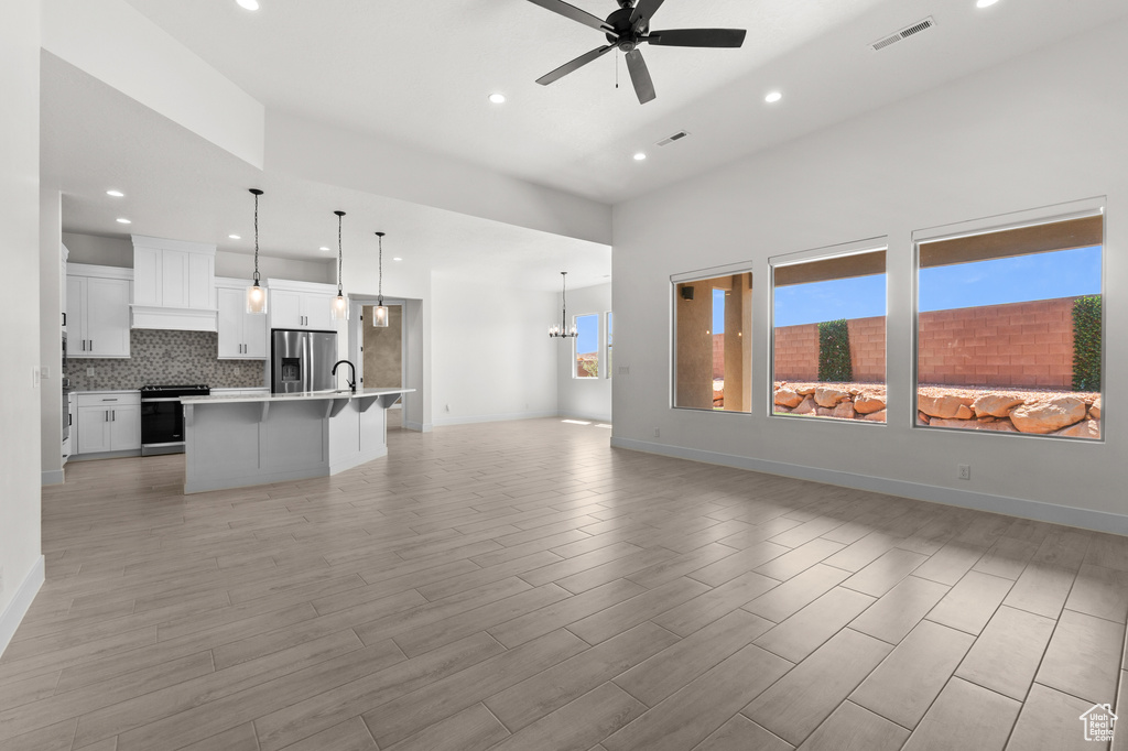 Photo 5 for MLS #2109249 at 423 W Fitness Way