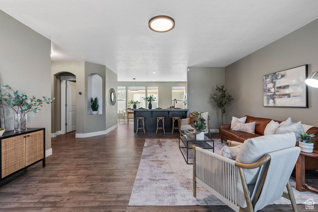 Photo 3 for MLS #2109266 at 677 E Moray Ct