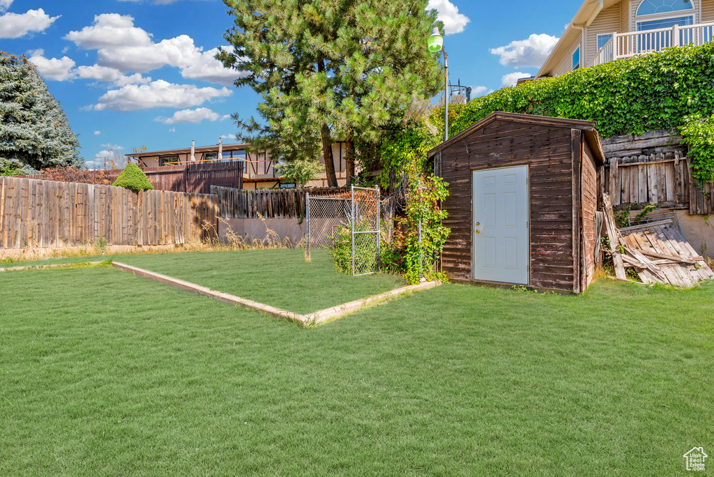 266 N OAK DR North Salt Lake, UT 84054