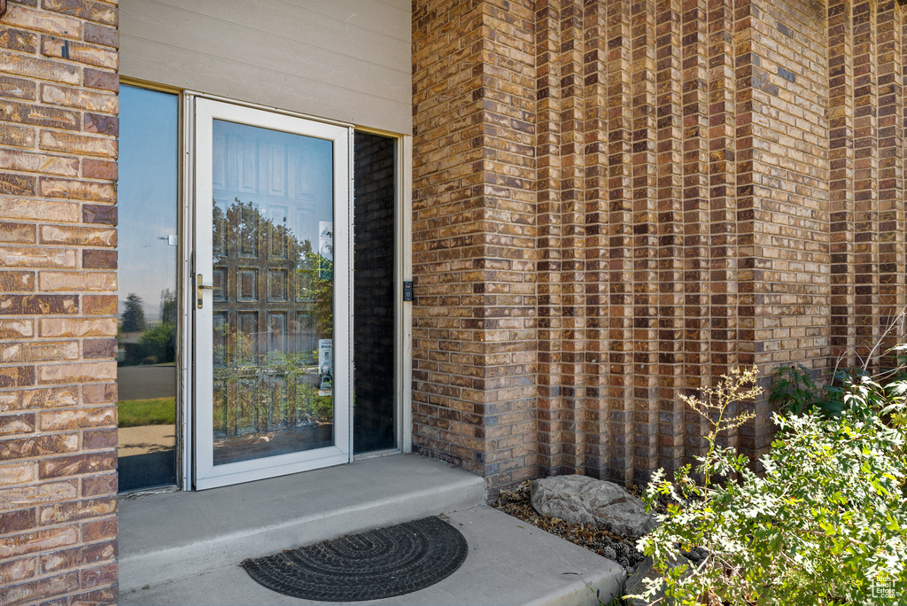 266 N OAK DR North Salt Lake, UT 84054