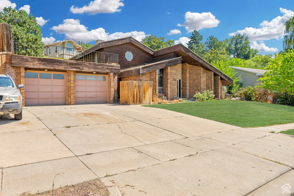 266 N OAK DR North Salt Lake, UT 84054