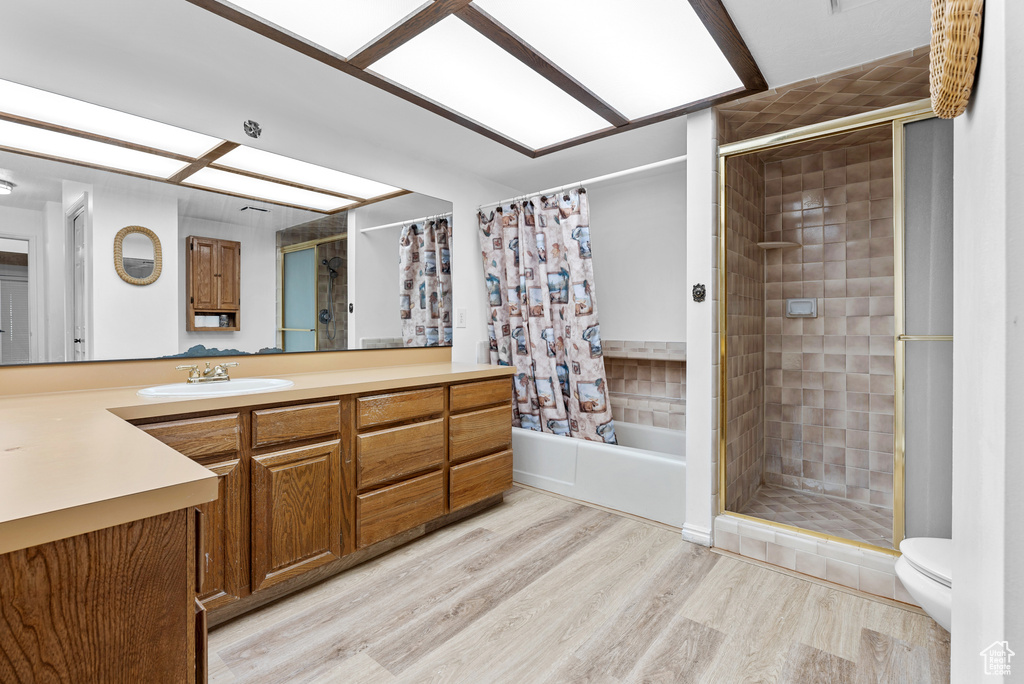 266 N OAK DR North Salt Lake, UT 84054