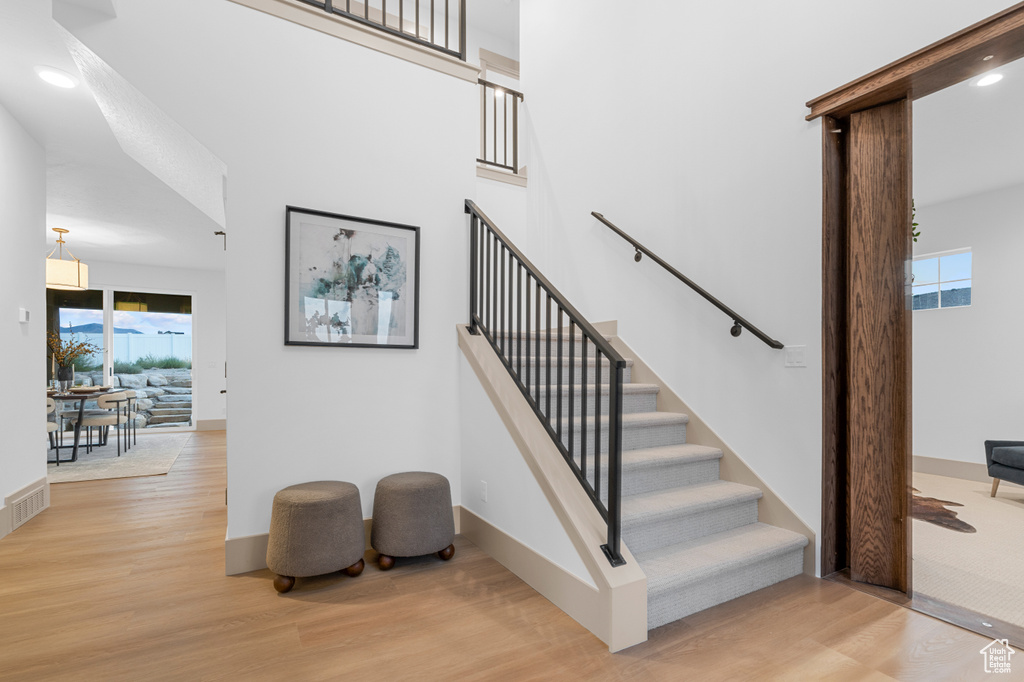Photo 4 for MLS #2109275 at 341 N Barlow Ct