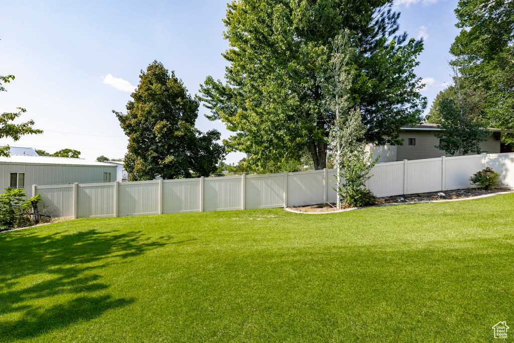 Photo 4 for MLS #2109287 at 947 E Green Rd