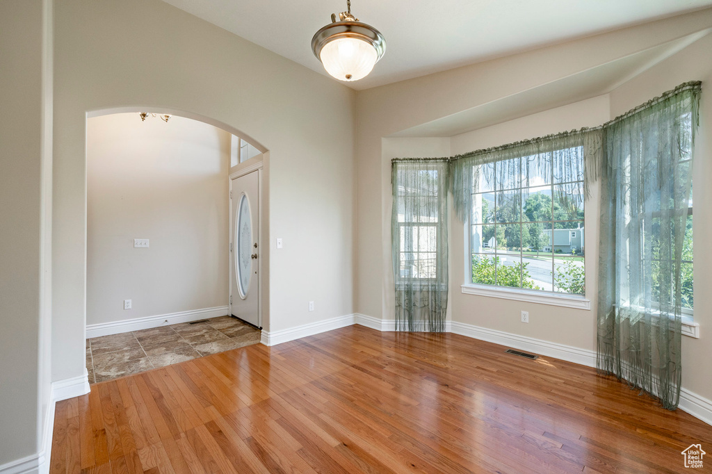 Photo 6 for MLS #2109287 at 947 E Green Rd