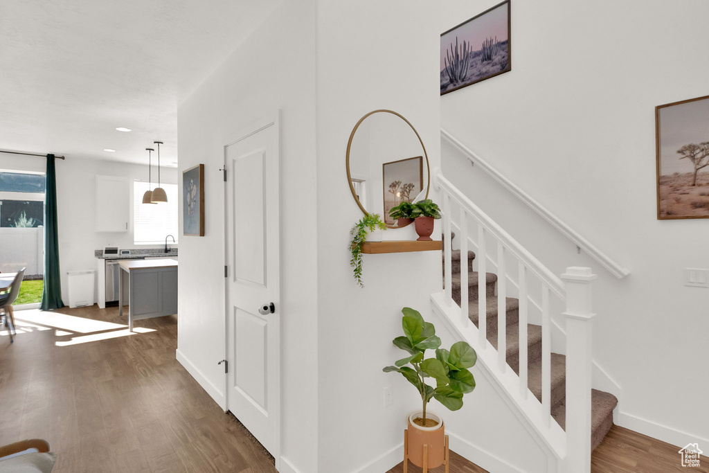 Photo 4 for MLS #2109300 at 1713 W Parkview Dr