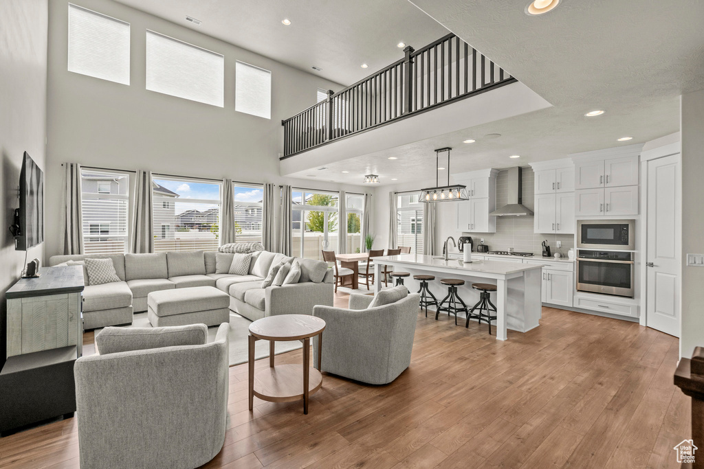 Photo 4 for MLS #2109312 at 856 S 120 West