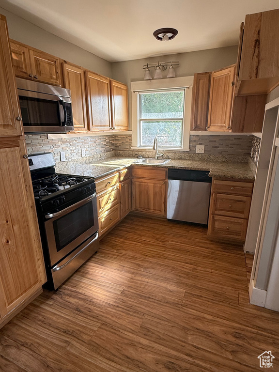 Photo 3 for MLS #2109320 at 3474 Lincoln