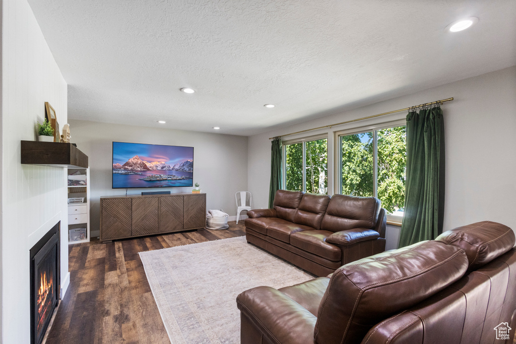 Photo 2 for MLS #2109325 at 1414 Heather Dr