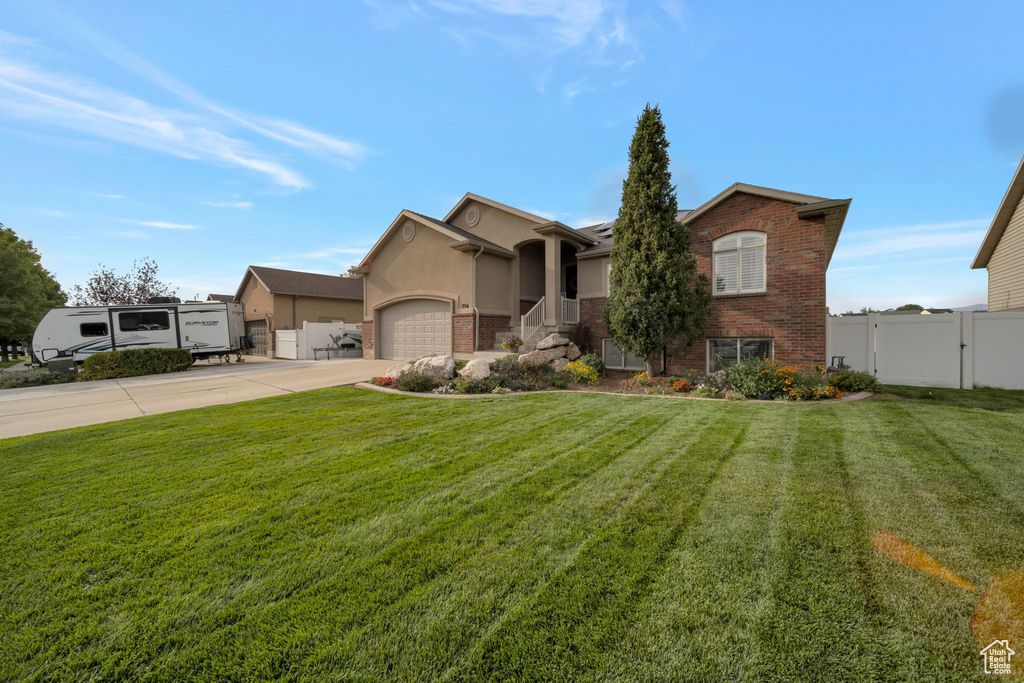 Photo 2 for MLS #2109326 at 756 W 25 North