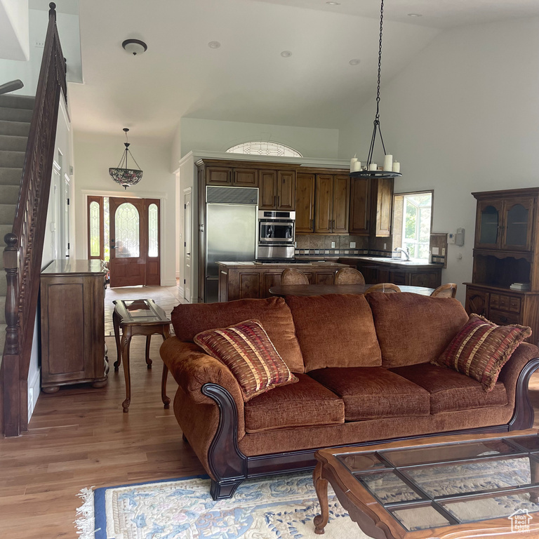 Photo 3 for MLS #2109339 at 2473 Fairway Dr