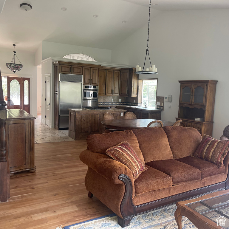 Photo 2 for MLS #2109339 at 2473 Fairway Dr