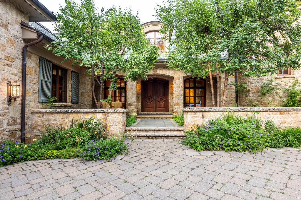 17 WHITE PINE CANYON RD Park City, UT 84060