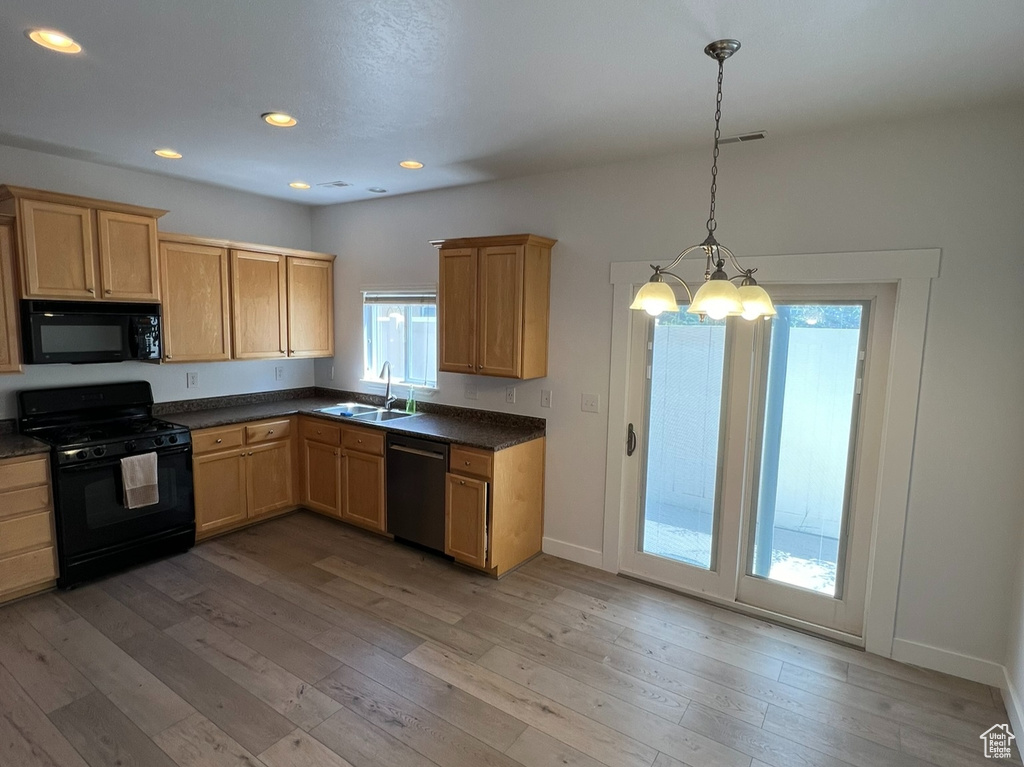 Photo 5 for MLS #2109356 at 1411 E Verona Way