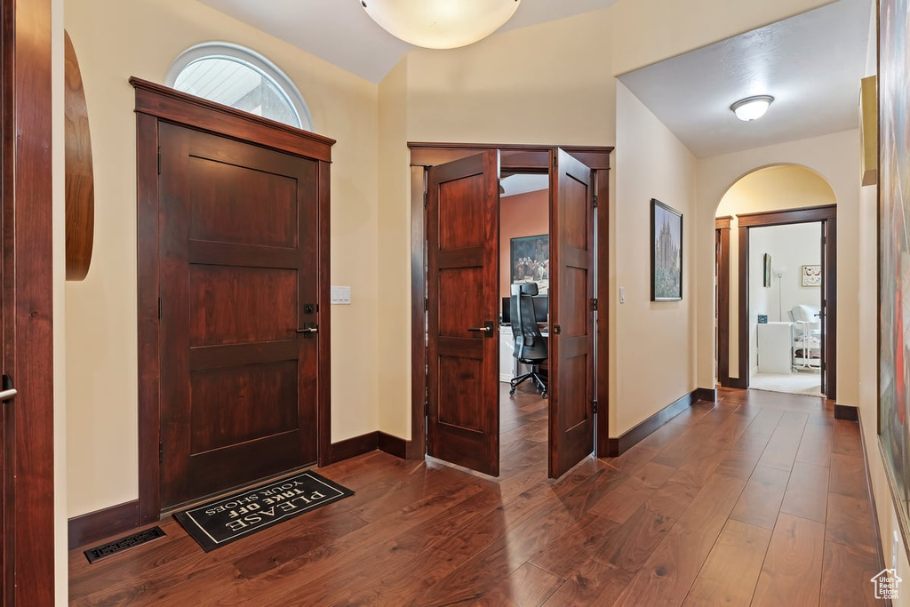 Photo 5 for MLS #2109358 at 4084 W Shinnecock