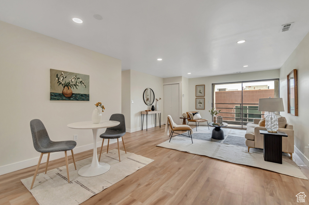 Photo 4 for MLS #2109369 at 160 S 600 East #201