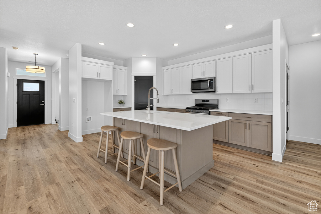 Photo 5 for MLS #2109403 at 27 S 3830 West #437
