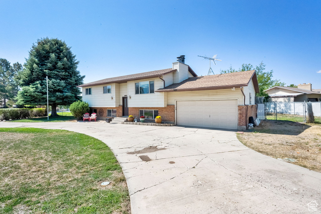 Photo 2 for MLS #2109409 at 1071 N Timpview Dr