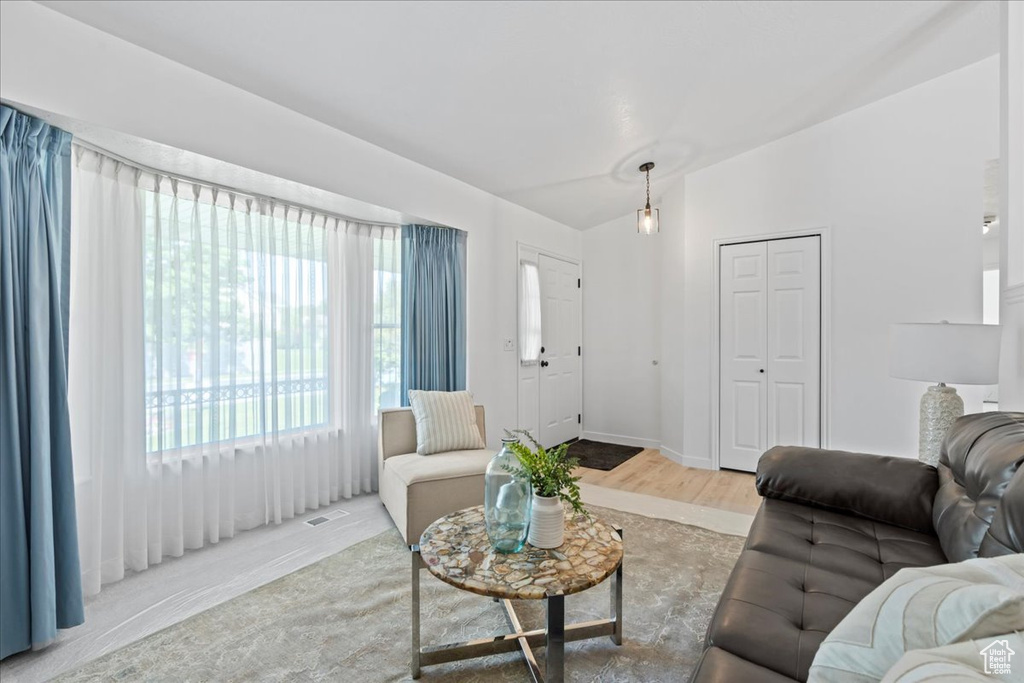 Photo 6 for MLS #2109411 at 9441 S Newkirk St