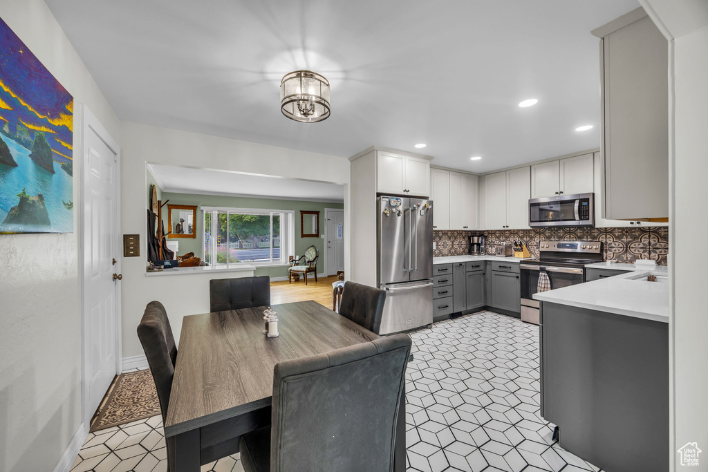 6653 S 2200 W West Jordan, UT 84084
