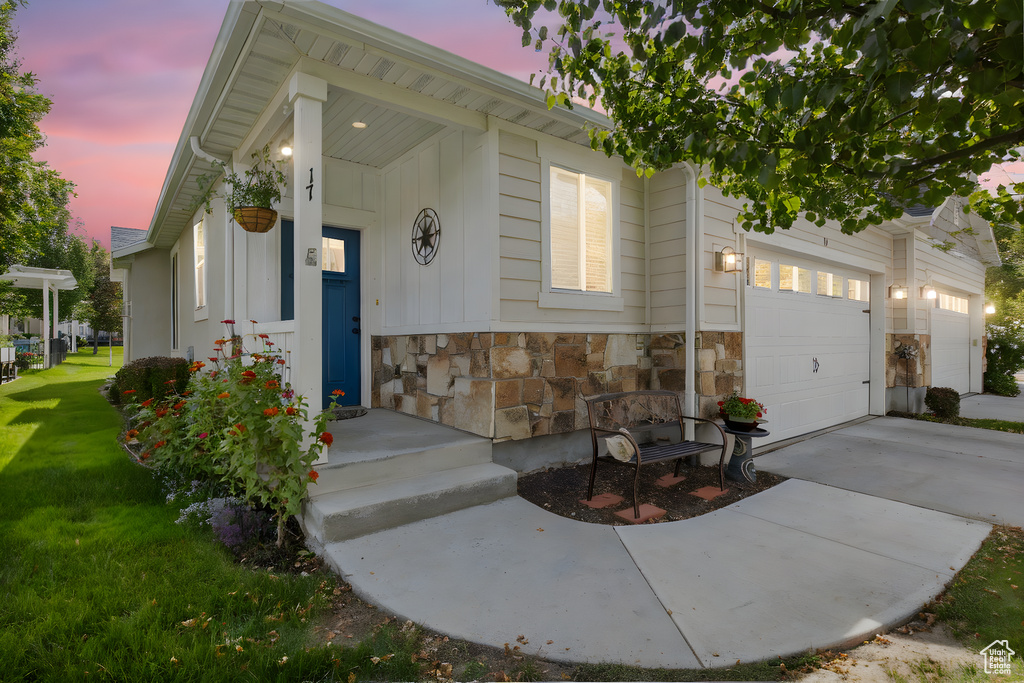 Photo 2 for MLS #2109491 at 201 E Red Pine Dr #17