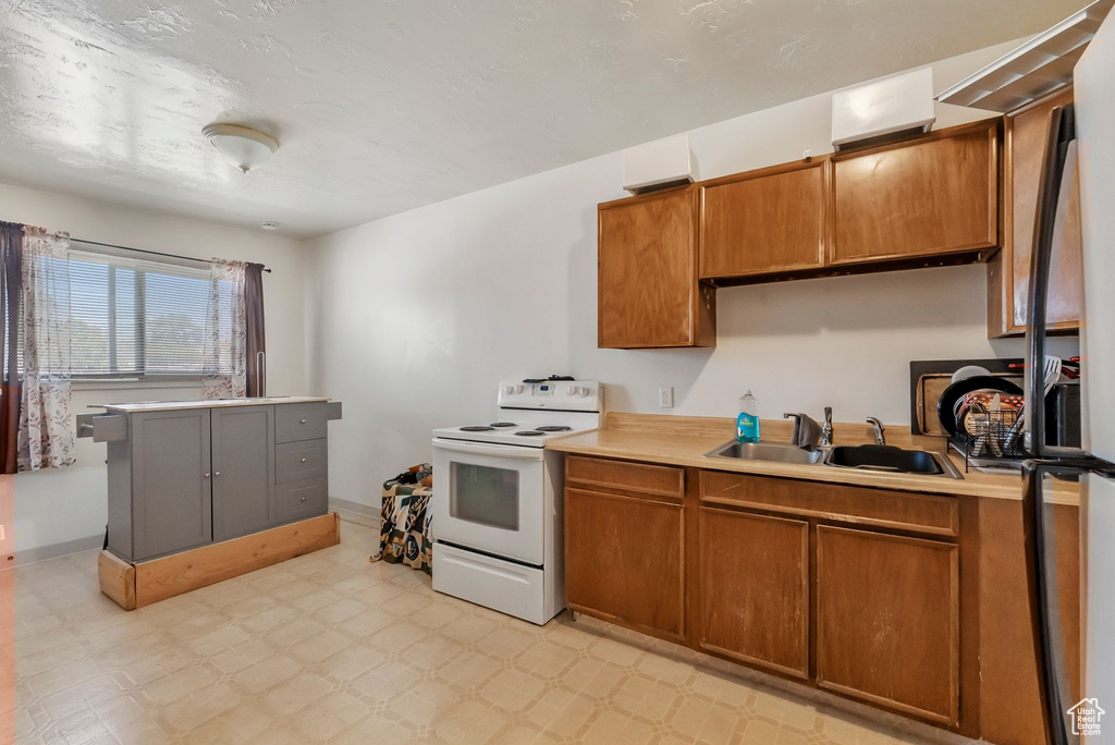 153 W 250 N Clearfield, UT 84015