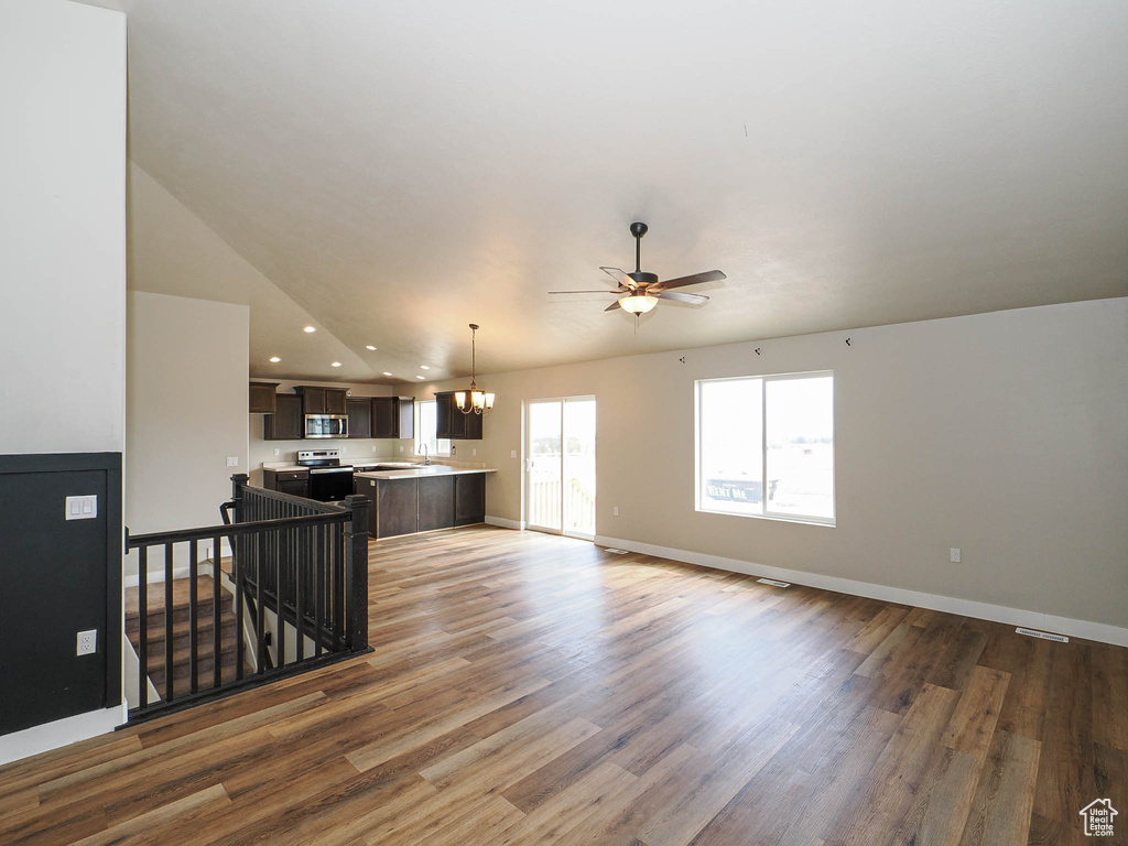 Photo 8 for MLS #2109500 at 565 S Mckay