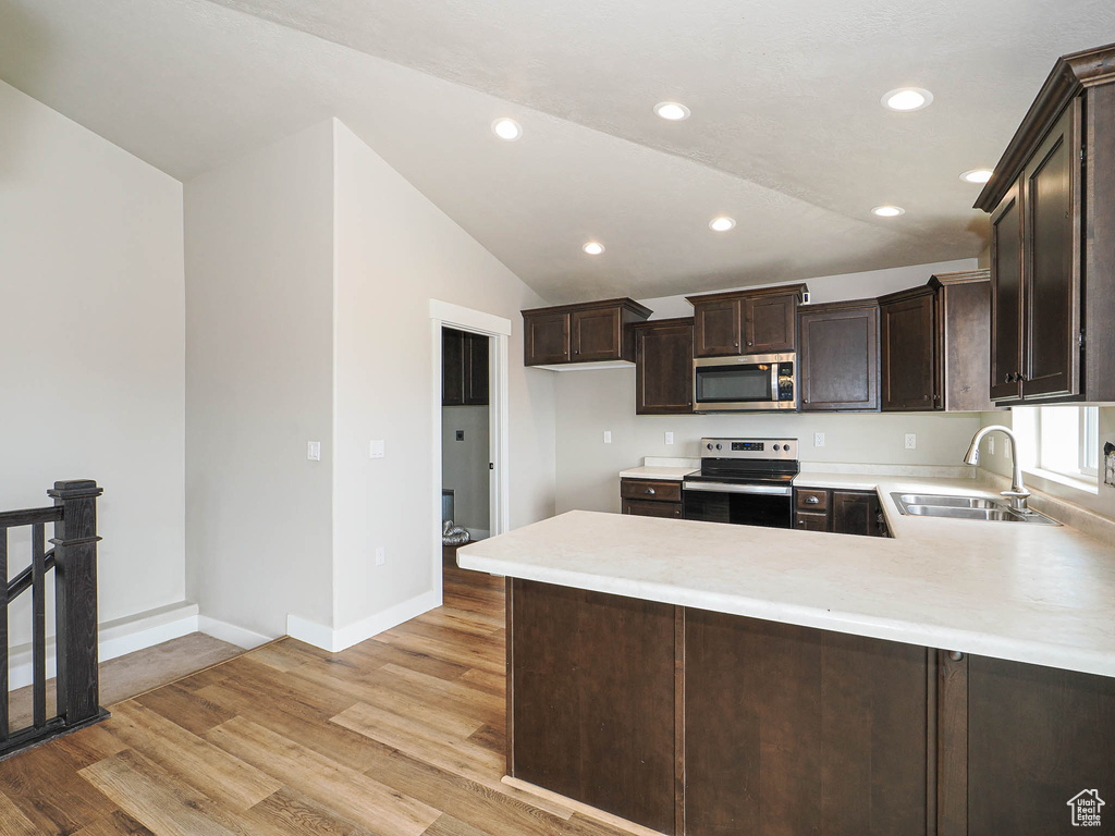 Photo 10 for MLS #2109500 at 565 S Mckay