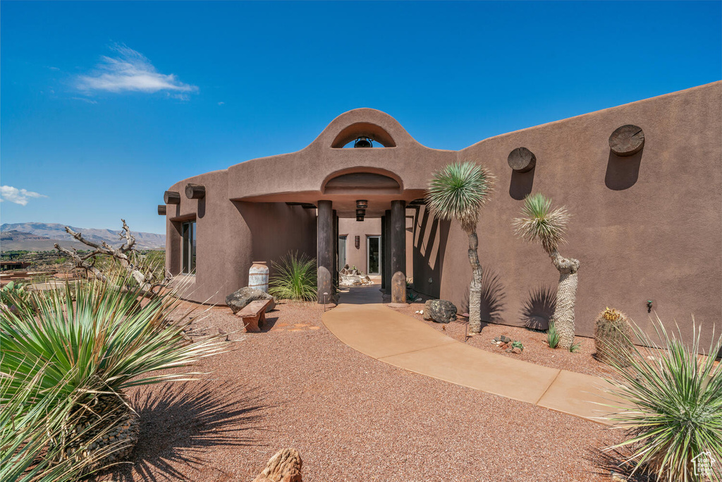 Photo 4 for MLS #2109503 at 2466 W Cohonina Trl