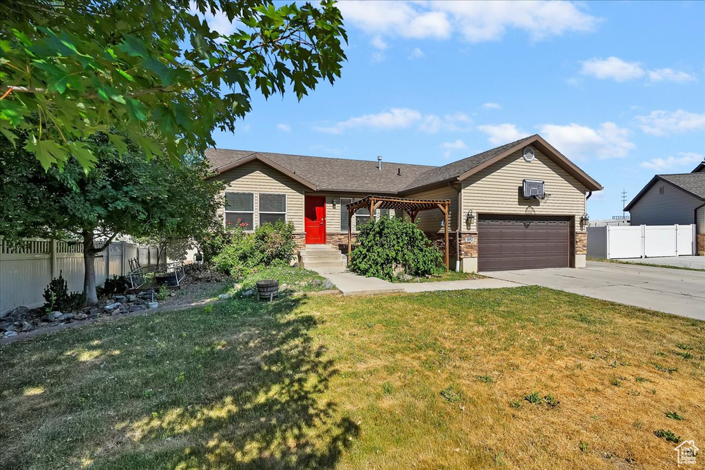 Photo 3 for MLS #2109511 at 1692 S Willow Creek Cir