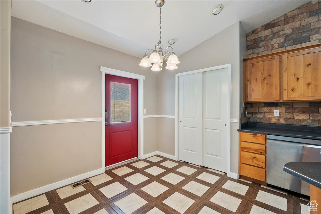 Photo 12 for MLS #2109511 at 1692 S Willow Creek Cir