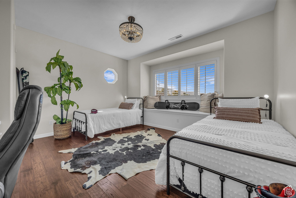 Photo 24 for MLS #2109516 at 557 E Warm Springs Dr