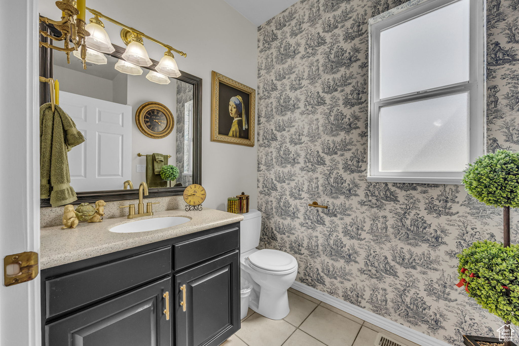 Photo 11 for MLS #2109516 at 557 E Warm Springs Dr
