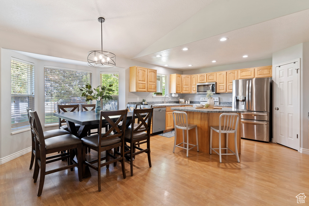454 S JAY ST Kaysville, UT 84037