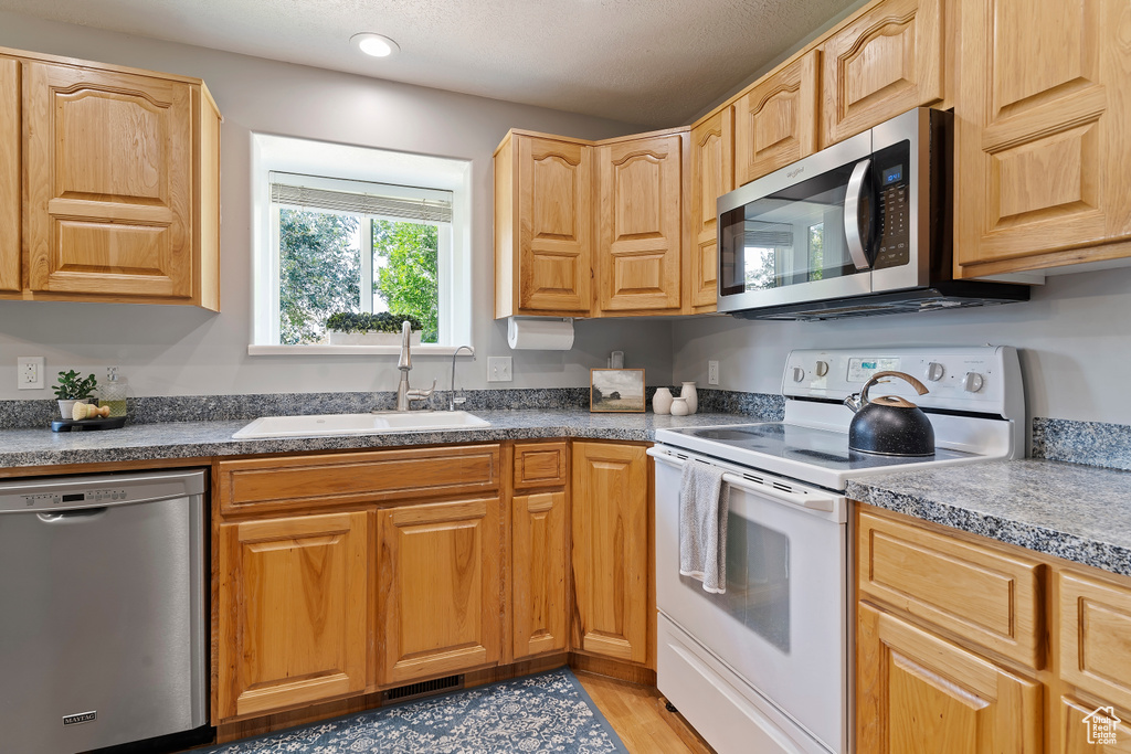 454 S JAY ST Kaysville, UT 84037