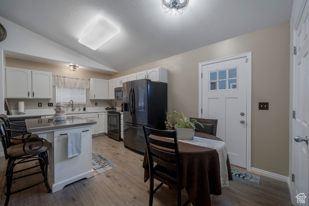 Photo 3 for MLS #2109526 at 3214 E Golden Eagle Rd