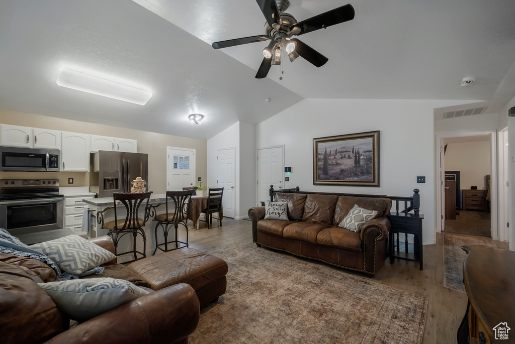 Photo 9 for MLS #2109526 at 3214 E Golden Eagle Rd