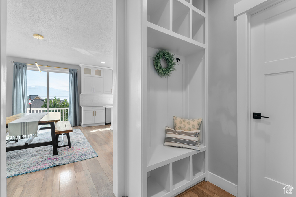 Photo 7 for MLS #2109532 at 2238 S Western Dr