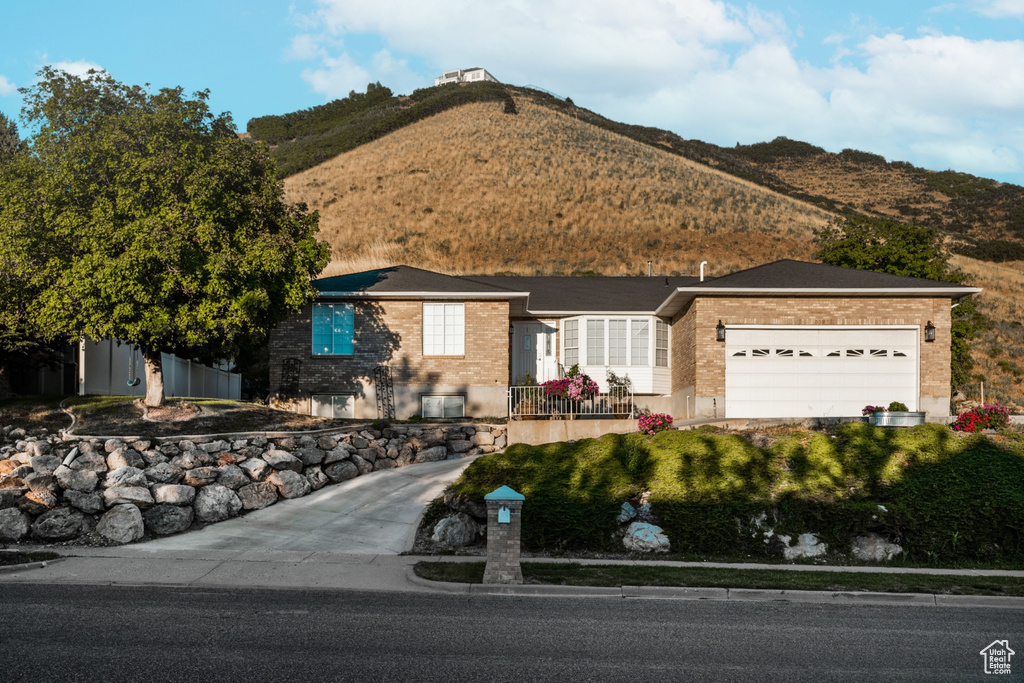 Photo 2 for MLS #2109536 at 3325 S Bountiful Blvd