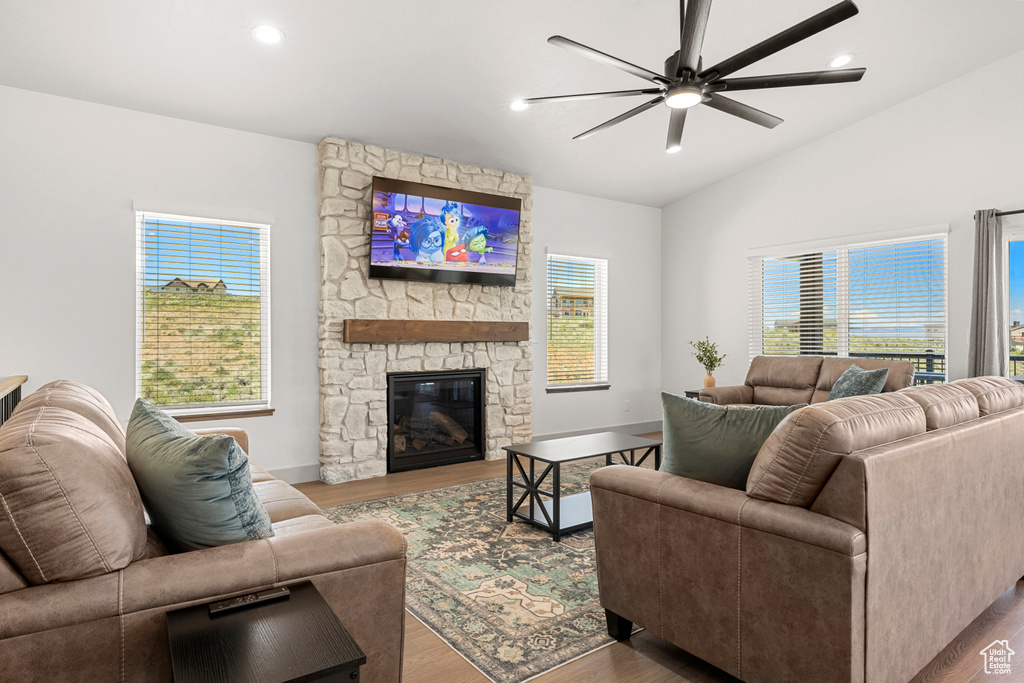 Photo 16 for MLS #2109546 at 3326 S Bay Cir