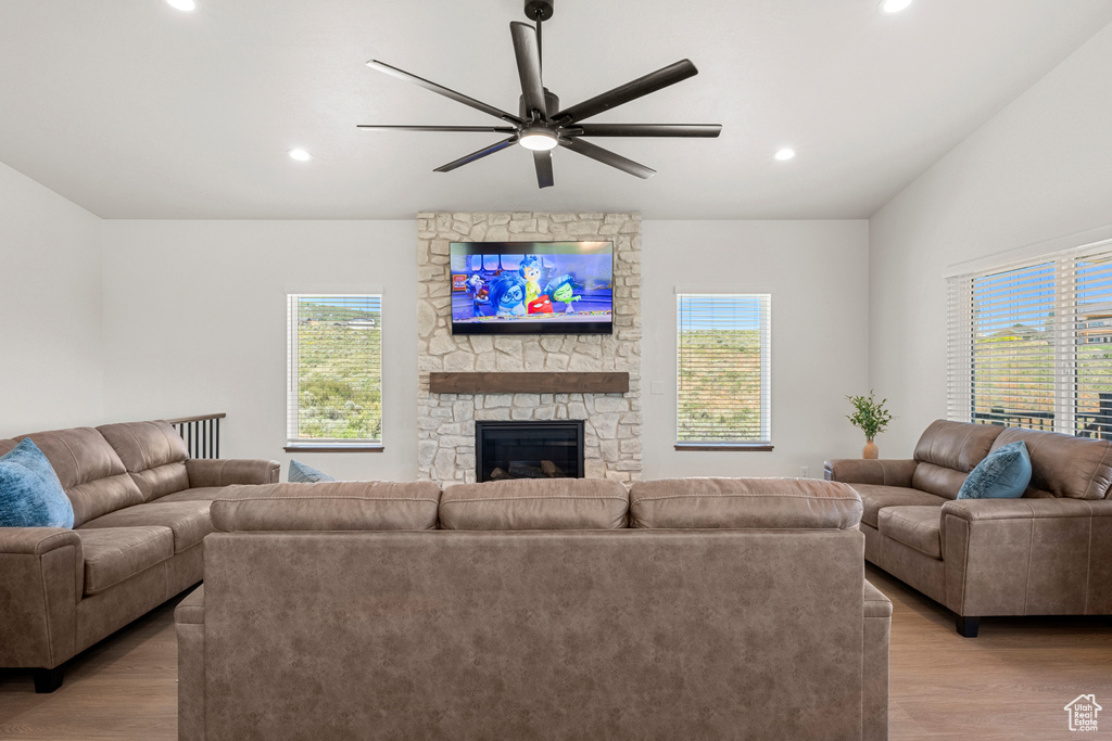 Photo 17 for MLS #2109546 at 3326 S Bay Cir