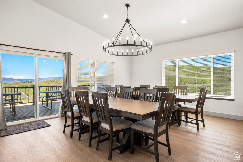 Photo 19 for MLS #2109546 at 3326 S Bay Cir