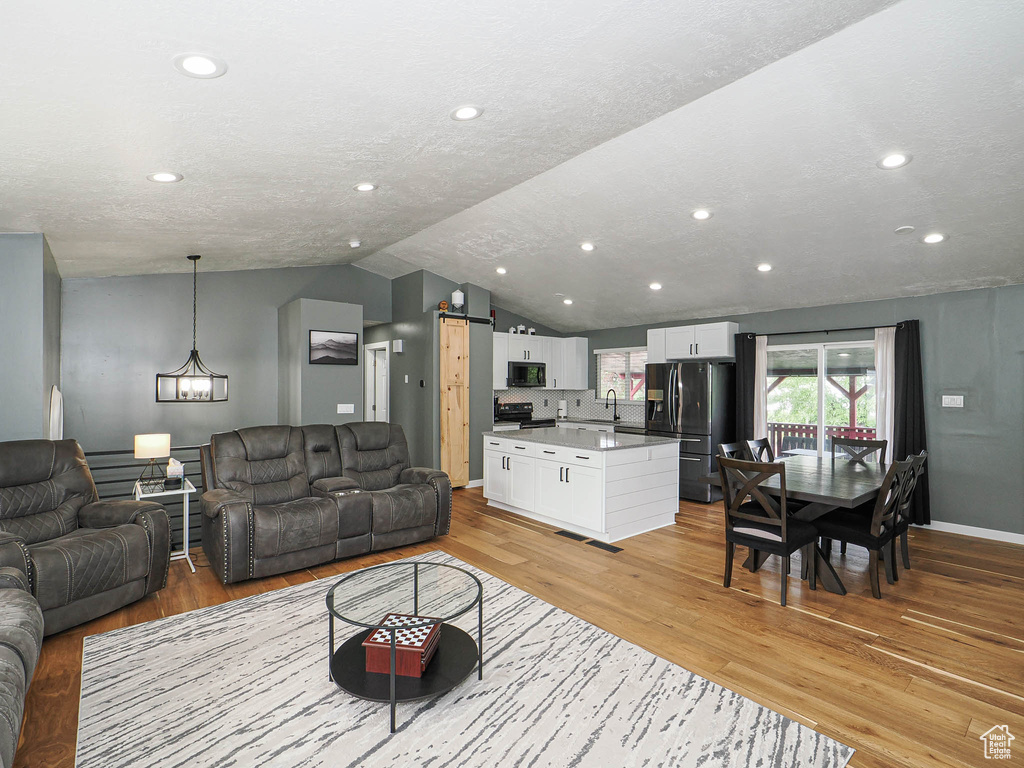 4392 S 3680 W West Valley City, UT 84120