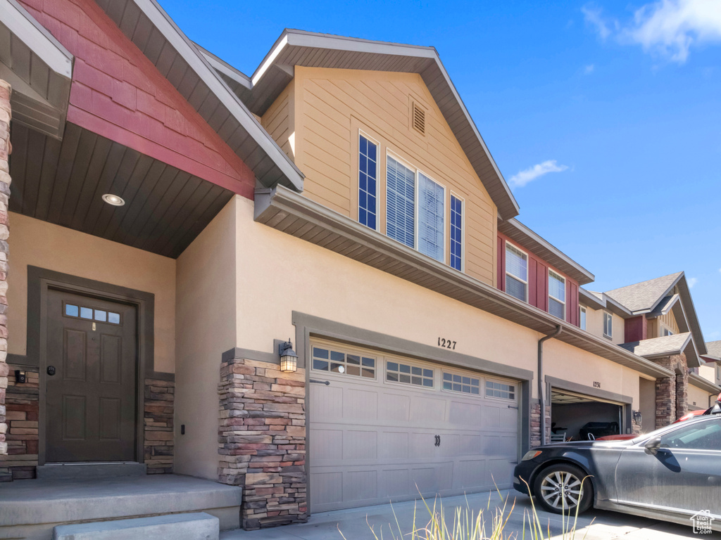 Photo 2 for MLS #2109570 at 1227 N Silvercrest Dr